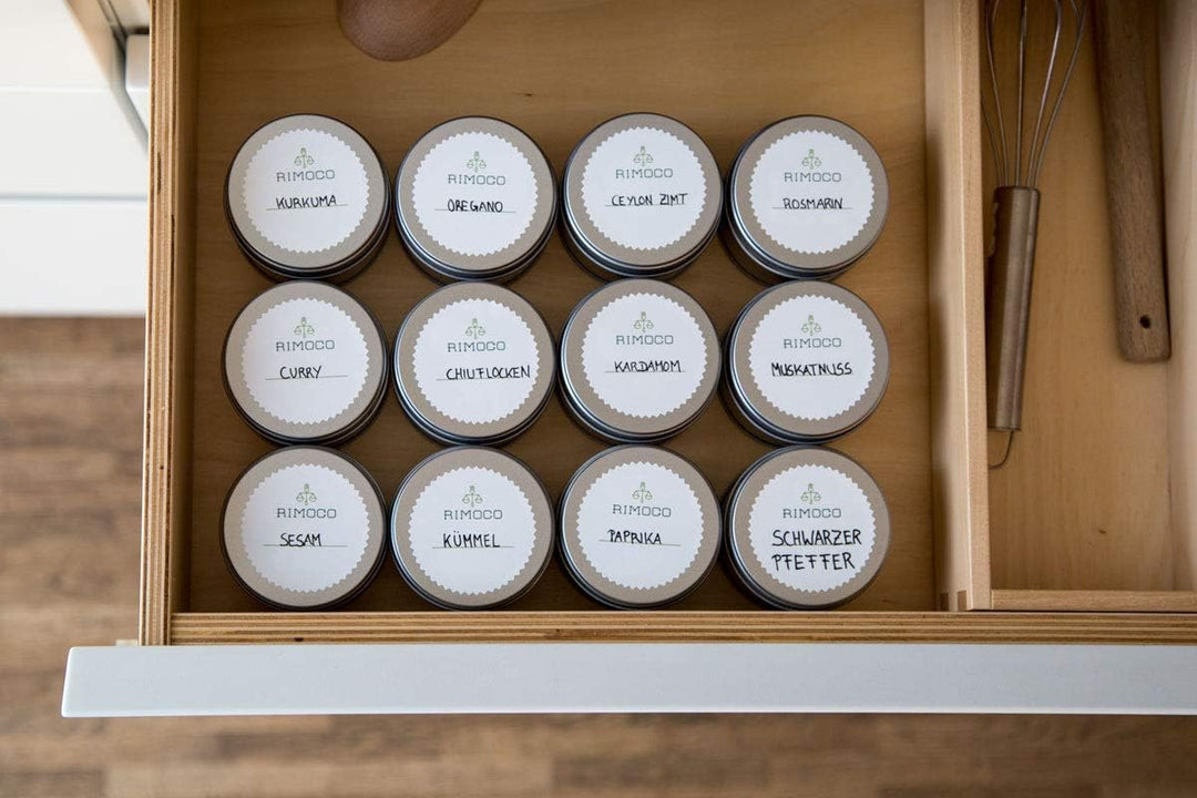 12er Pack kleine Gewürzdosen stapelbar mit extra Aromadeckel inkl. 12 Etiketten + 2 Streueinsätze |