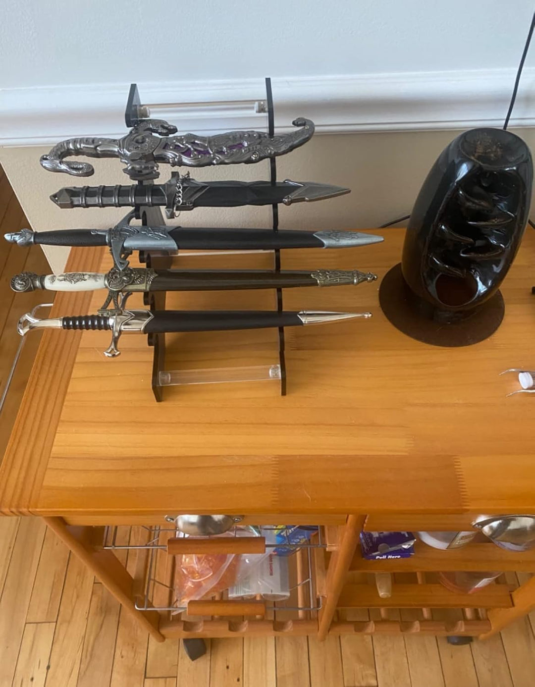 Messerständer, Messerhalter, Messer-Präsentationsständer, Messer-Vitrine, Sammlerstück, Messer-Präse