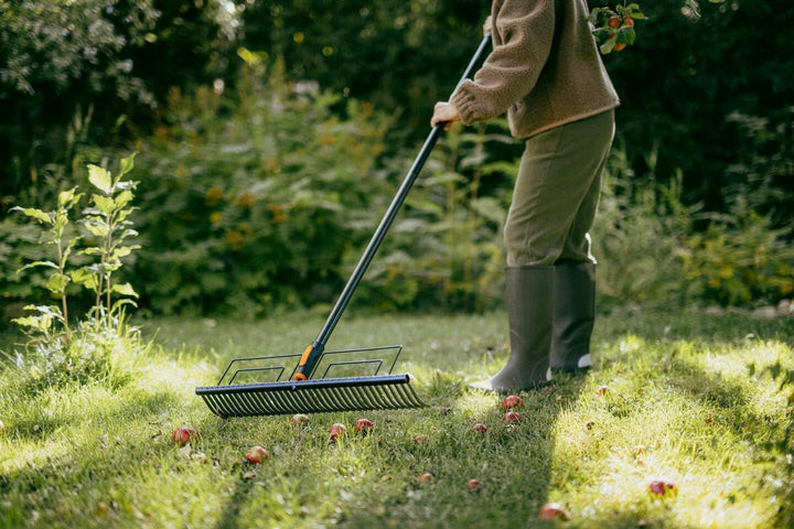 Fiskars OneClick Gather Rake, Schwarz/Orange Rasenrechen, Rasenrechen