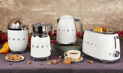 SMEG, Elektrische Zitruspresse CJF11RDEU, tropfsicherer Auslauf und Universalkegel, rutschfeste Stel