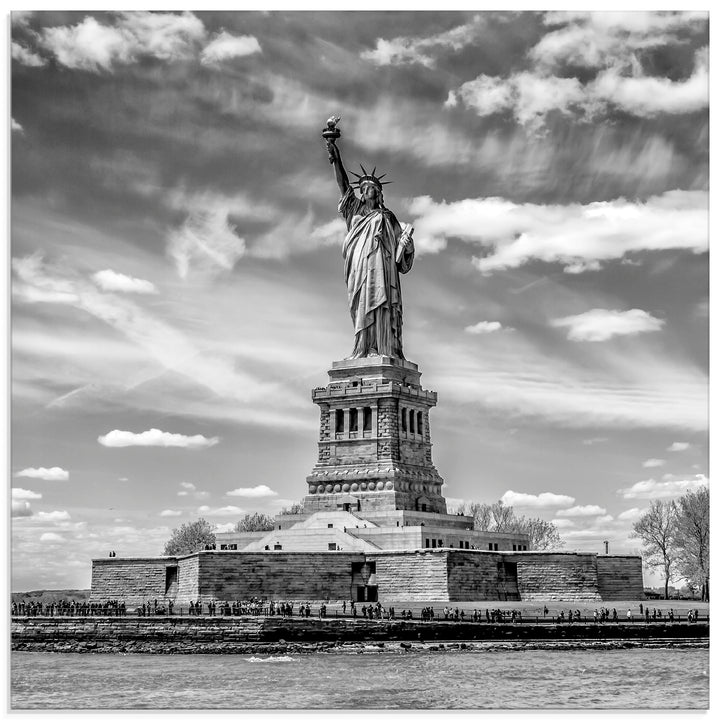 ARTland Glasbilder Wandbild Glas Bild einteilig 40x40 cm Quadratisch New York Skyline Statue Figur S