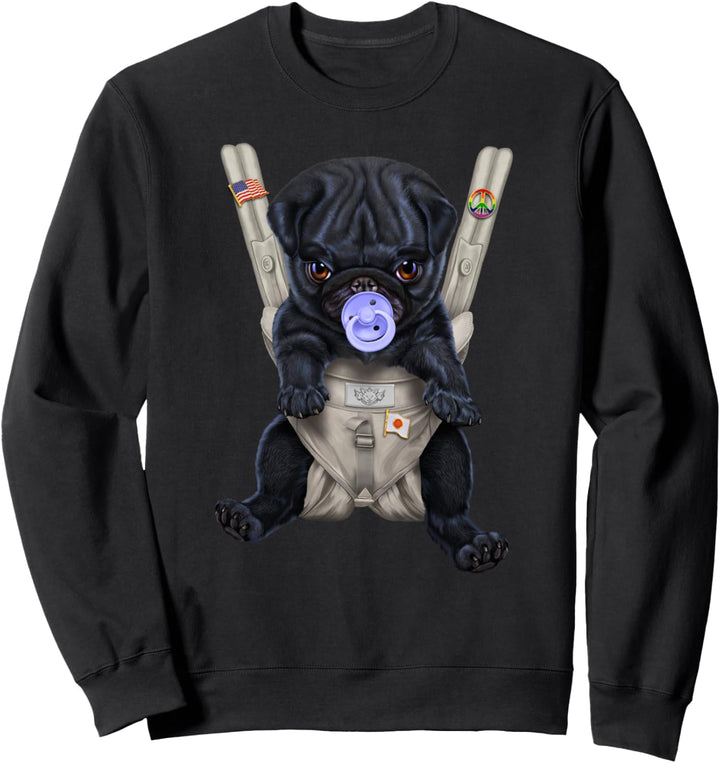 Schwarzer Mops mit einem Schnuller in der Babytrage Sweatshirt