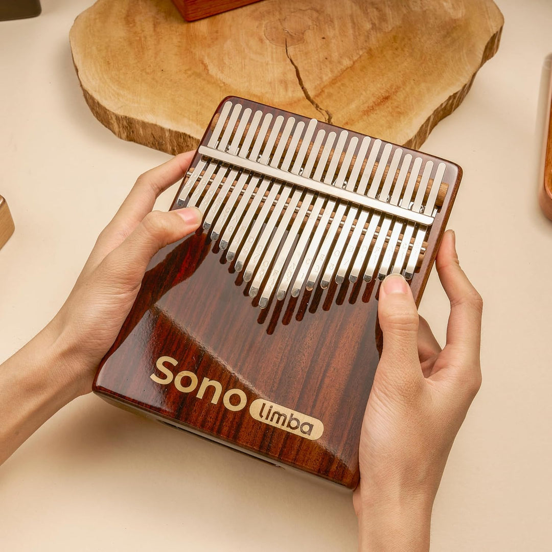 Kalimba "Sonolimba" mit 21 Schlüsseln in C - Dur aus Rosenholz - Daumenklavier inkl. Set mit Liederb