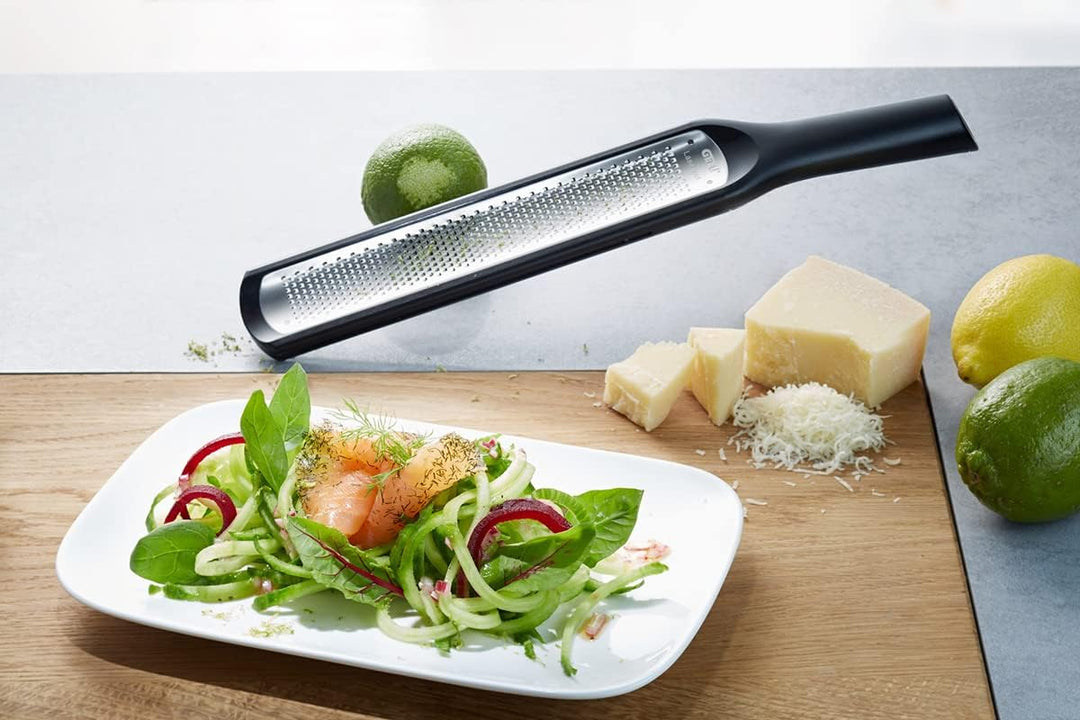 GEFU Feinreibe RAFINO mit LASER CUT Klingen | Reibe für Parmesan, Zitrone, Ingwer, Schokolade | Auff