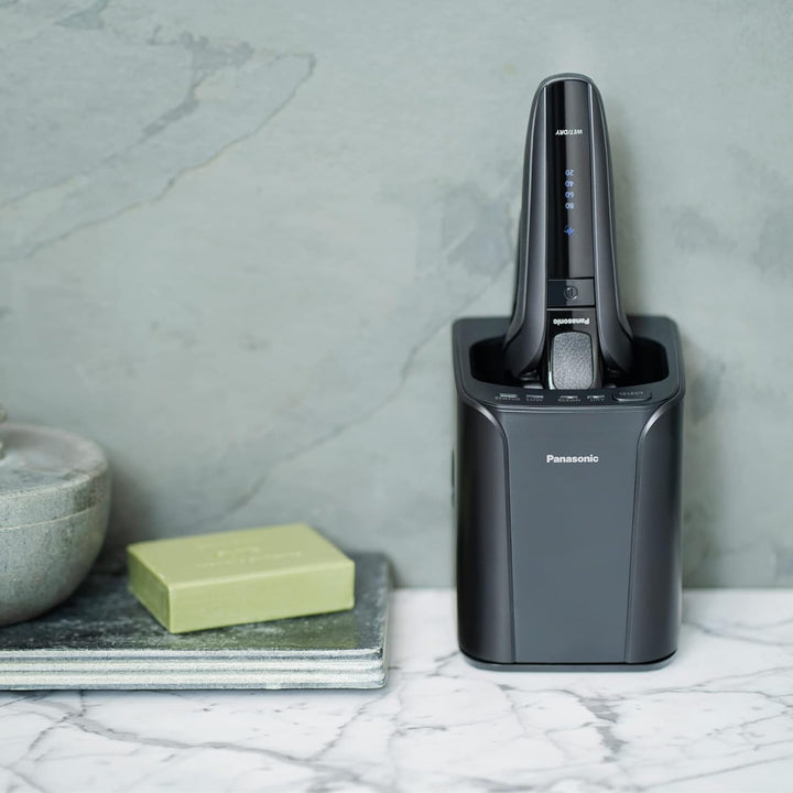 Panasonic Series 900 Premium Nass- und Trocken Rasierer ES-LV9U, 5-fach-Scherkopf mit Linearmotor un