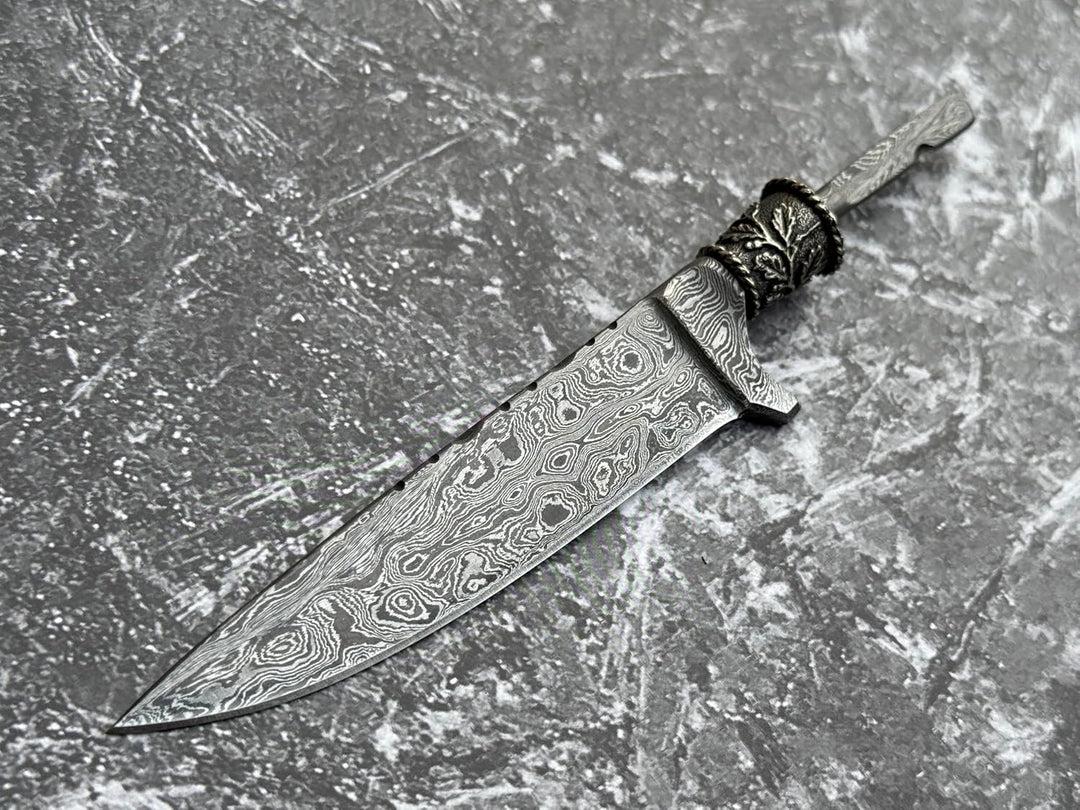 Damast Klinge Handgeschmiedete Damast Rohling Bayerische Nicker mit Kropf und Scheide 4168 Silber, S