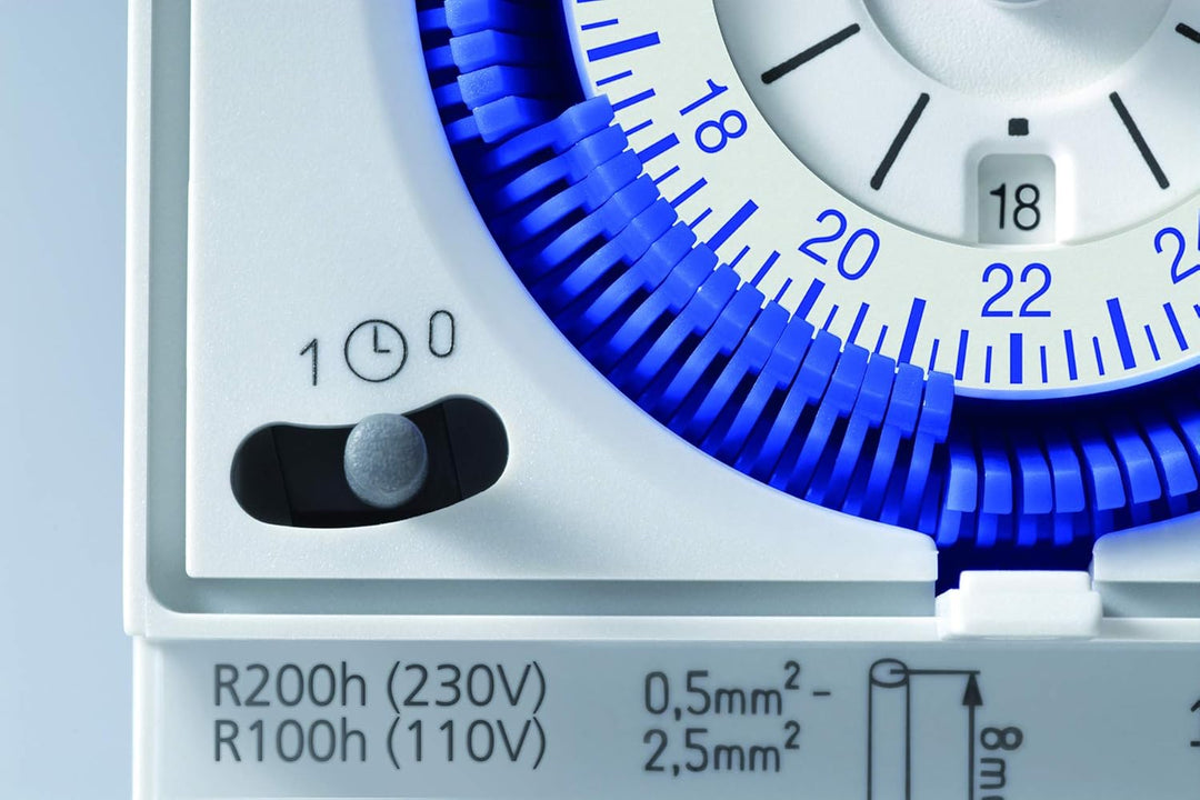 Theben 1810011 SUL 181d - analoge Zeitschaltuhr mit Tagesprogramm und 200 Stunden Gangreserve, Zeits