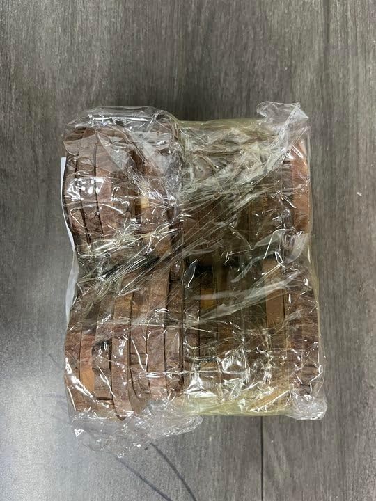 30 Stück Holzscheiben, BetterJonny Rund 7-8cm Holz Log Scheiben Kit mit Loch Unvollendete Holzkreise