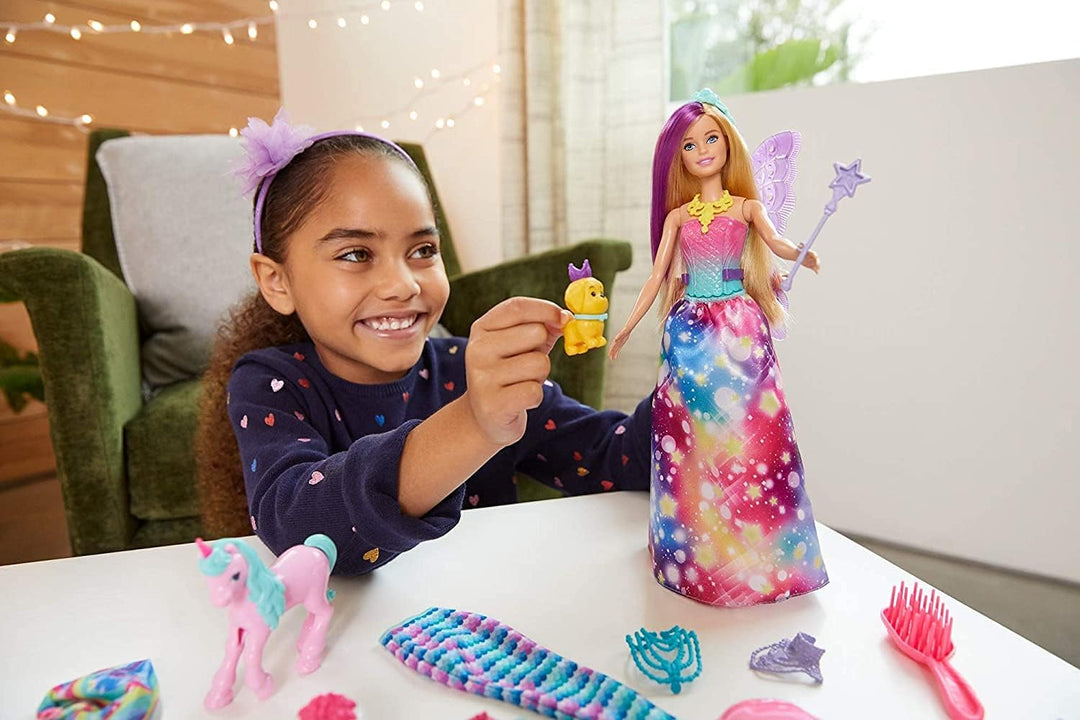 Barbie GJB72 - Dreamtopia Adventskalender: Blonde Puppe, 3 Prinzessinnen-Moden, 10 Accessoires und 1