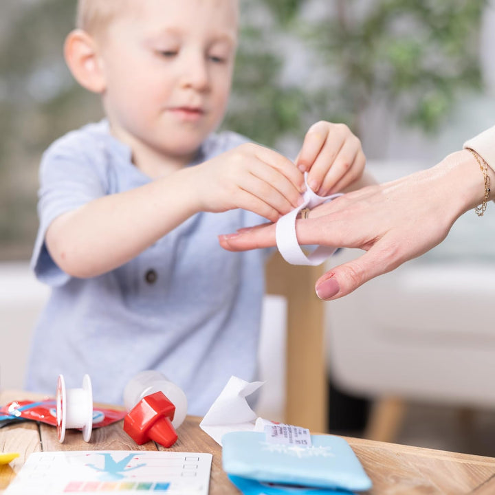 Melissa & Doug Gute Besserung Erste-Hilfe-Spielset | Lernspielzeug | Rollenspielzeug | Montessori |