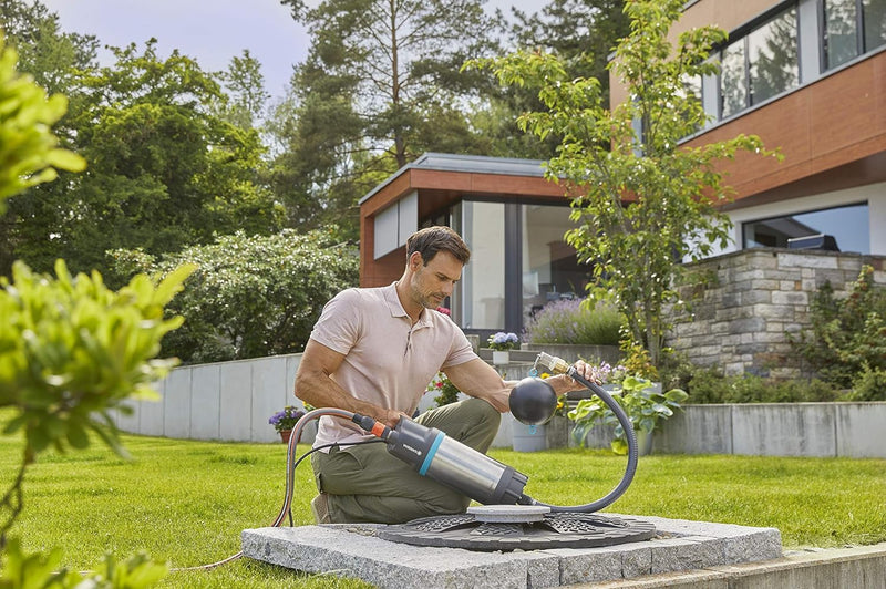 Gardena Schwimmende Absaugung Set: Schwimmkörper für Tauch-Druckpumpen mit 25 mm Schlauchdurchmesser