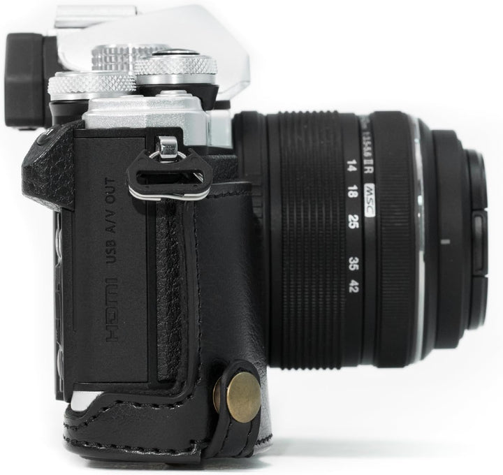 MegaGear MG993 Olympus OM-D E-M10 Mark II, E-M10 (14-42mm) Ever Ready Leder Kamera-Case mit Tragerie