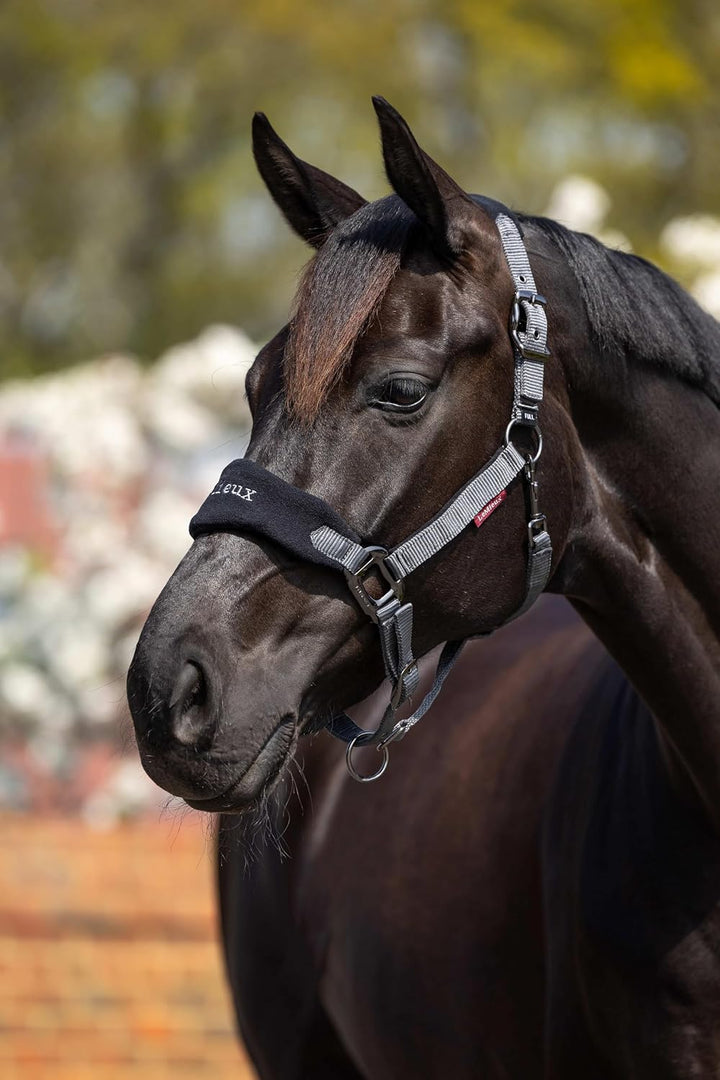 LeMieux Vogue Fleece Headcollar and Leadrope Halfter Pony schwarz / grau, Pony schwarz / grau