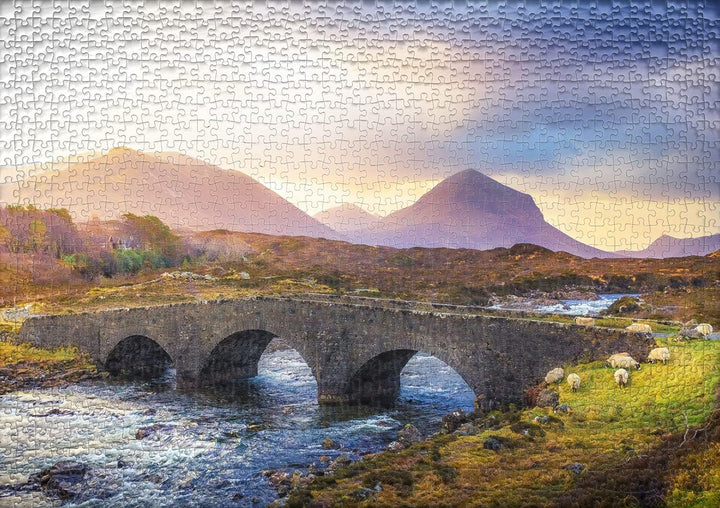 Ulmer Puzzleschmiede - Puzzle „Sligachan Bridge“ - Klassisches 1000 Teile Schottland-Puzzle – Puzzle