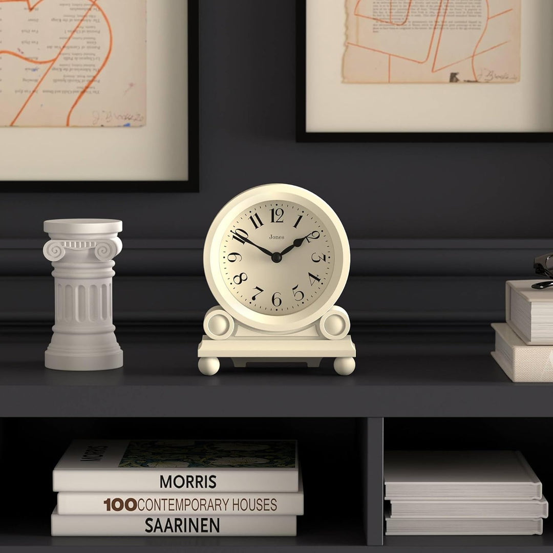 JONES CLOCKS® Maida Vale kaminuhr | Kleine traditionelle schreibtischuhr | Blasscreme | Hübsch und c