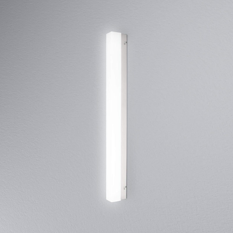 LEDVANCE Praktische LED Spiegelleuchte für das Badezimmer aus hochwertigem Aluminium, Lichtfarbe via