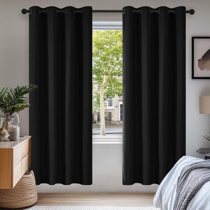 Deconovo Vorhang Ösen Gardinen Schlafzimmer Thermogardine Kälteschutz, 175x140 cm(HöhexBreite), Schw