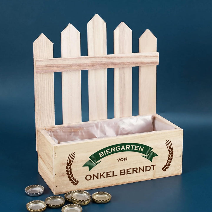 Herz & Heim® Geburtstags-Geschenk Pflanzkiste mit Personalisierung als Geschenkverpackung Biergarten