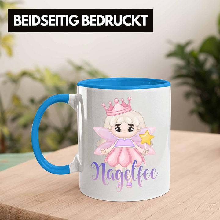 Trendation - Nagel-Fee Tasse Geschenk Nagelstudio Mitarbeiterin Gel-Nägel Spruch Süsse Grafik (Blau)