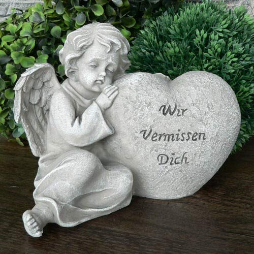 Grabengel neben Herz mit Spruch Wir Vermissen Dich anmutiger Grabschmuck Grabengel Trauerschmuck Tra