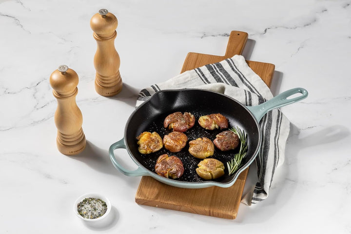 Le Creuset Salzmühle, ABS-Kunststoff, 6,2 x 6,2 x 20,8 cm, Keramik-Mahlwerk, Buche, 96002000687000 S