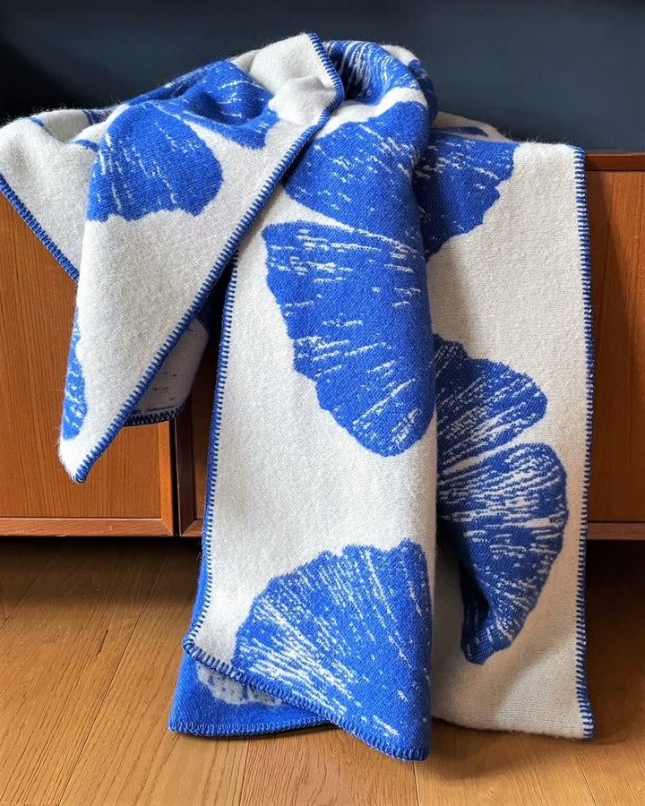JOWOLLINA Wolldecke Plaid aus Norwegischer Wolle 130x200 cm, Ginkgo Princess Blue Ginkgo Princesss B