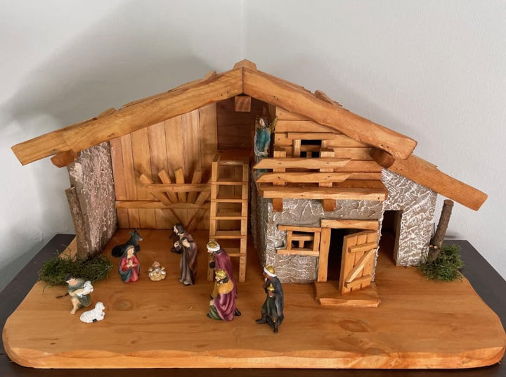 Handgefertigte Weihnachtskrippe aus Holz mit handbemalten Figuren I Tisch Krippe I Weihnachten I Grö