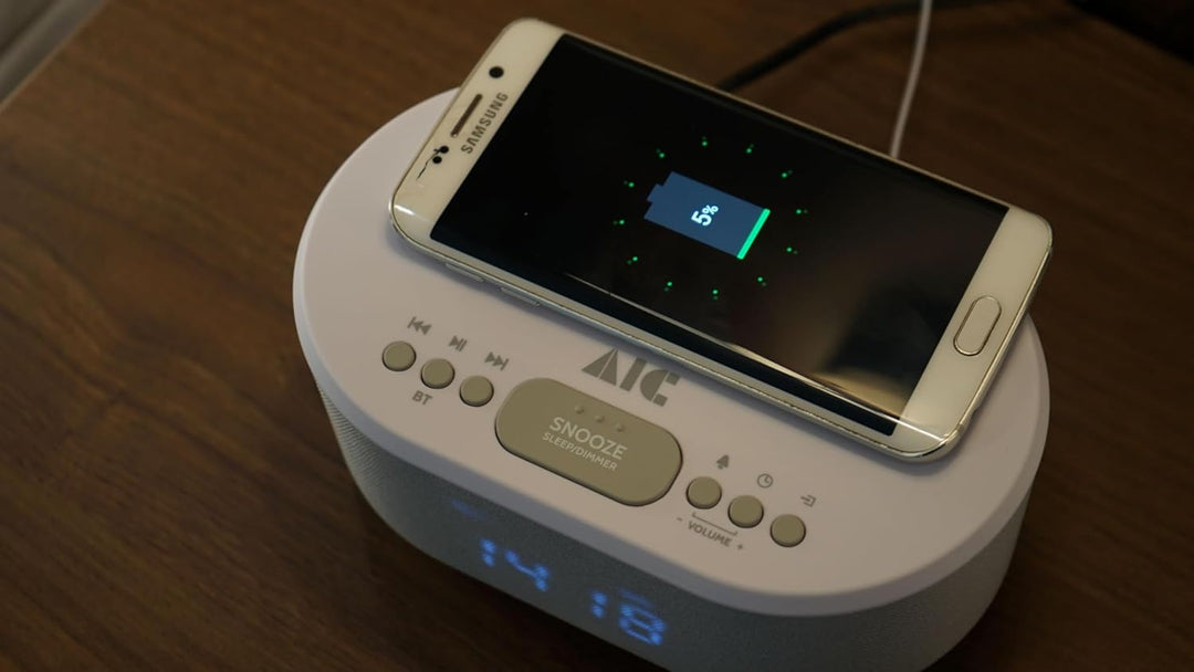 AIC Radiowecker Designer Uhrenradio USB Bluetooth Induktives Laden 18 BT Weiss