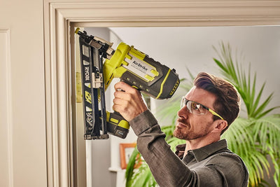 RYOBI 18 V ONE+ Akku-Nagler R15GN18-0 (Nageltyp 1,8 mm, Magazinkapazität von 105 Nägeln, 33-35° Maga
