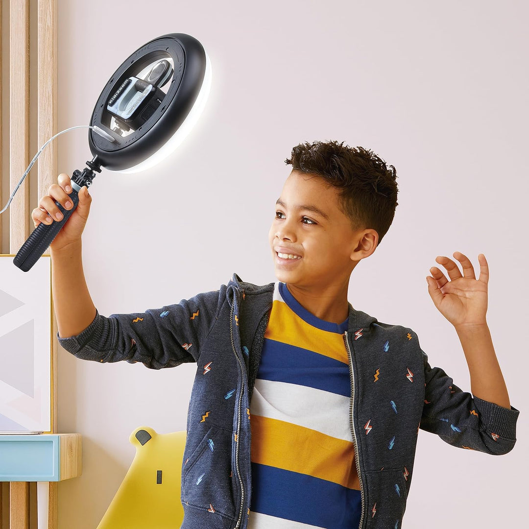 VTech KidiZoom Video Studio Deluxe Bundle – Kinderkamera mit Greenscreen, Stativ, Ringlicht, Handsch