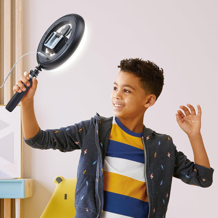 VTech KidiZoom Video Studio Deluxe Bundle – Kinderkamera mit Greenscreen, Stativ, Ringlicht, Handsch