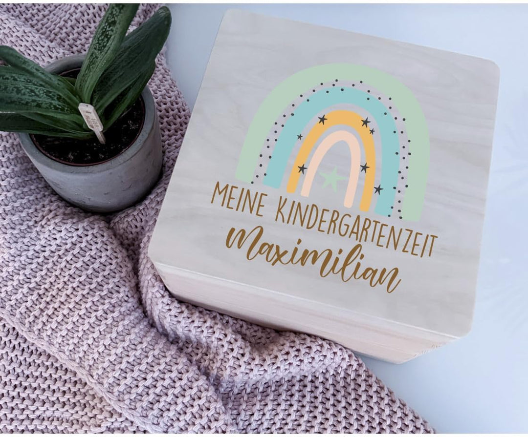 minimutz Erinnerungskiste Kindergarten - Personalisiert mit Name - Erinnerungsbox mit Regenbogen und