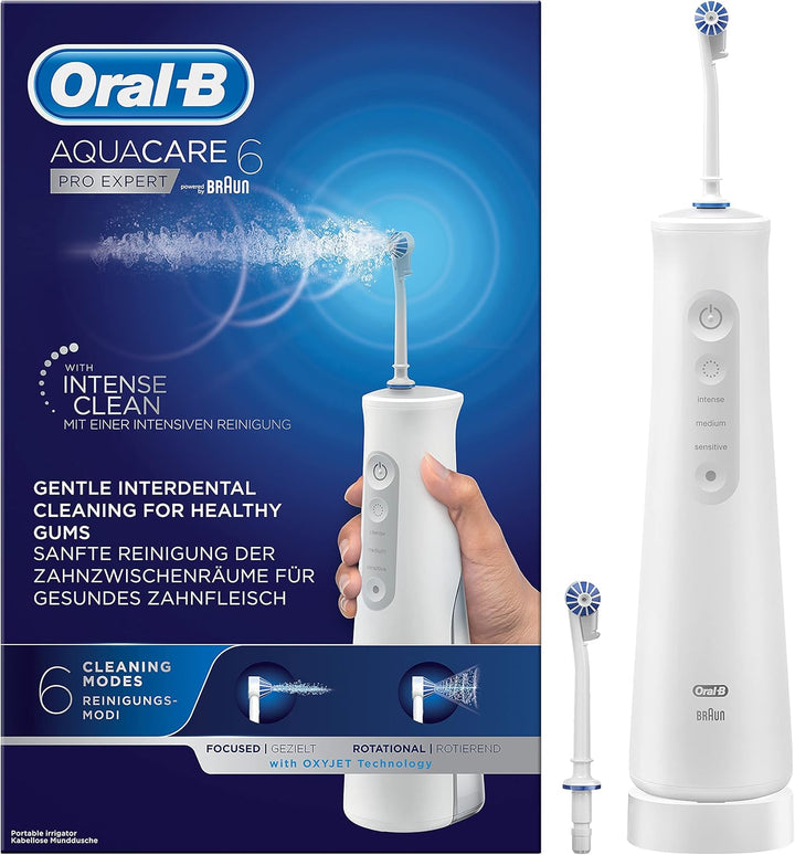 Oral-B AquaCare 6 Pro-Expert Munddusche, 2 Ersatzdüsen, Zahnzwischenraumreiniger mit 6 Putzmodi für