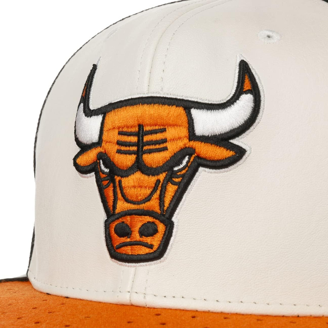 Mitchell & Ness Day One Snap Bulls Cap Basecap Baseballcap Flat Brim NBA Chicago (One Size - weiss-o