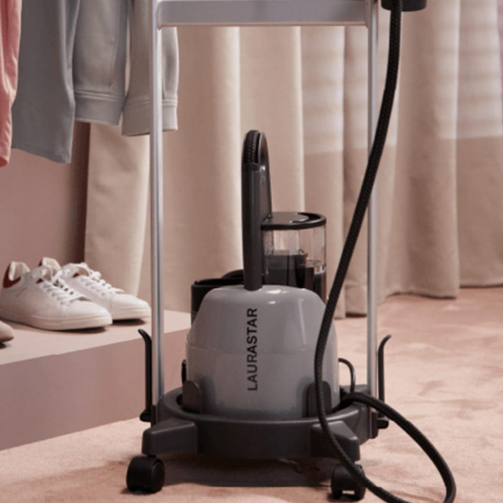 Laurastar IZZI, 2-in-1-Steamer, Entknittert und Desinfiziert, Vernicht Bakterien, Plize, Bettwanzen