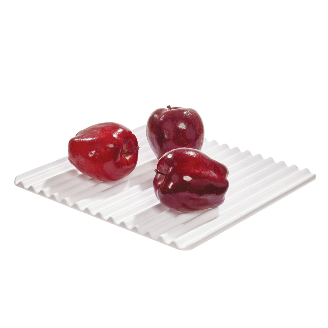 iDesign Kühlschrankmatte, flexibler Kühlschrank Organizer zum Frischhalten von Obst und Gemüse, Kühl