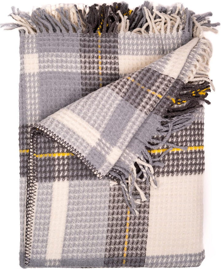 BOHORIA® Kuscheldecke Cozy Scotch 150x200cm | Winterdecke flauschig für Sofa, Sessel & Bett | Baum-W