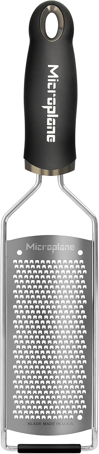 Microplane Grosse Raspel Küchenreibe für Hartkäse, Schokolade und Trüffel & Küchenreibe Fein für Har