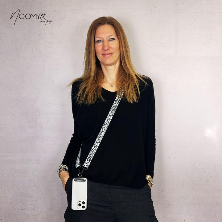 NOOMYA breite Handykette – Handyband universal zum Umhängen mit Adapter, Handy Band verstellbar & ab