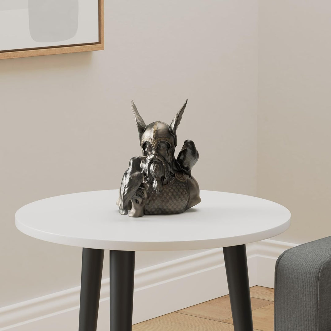 Veronese Design Nordischer Gott Odin in geflügeltem Helm mit Raben Statue