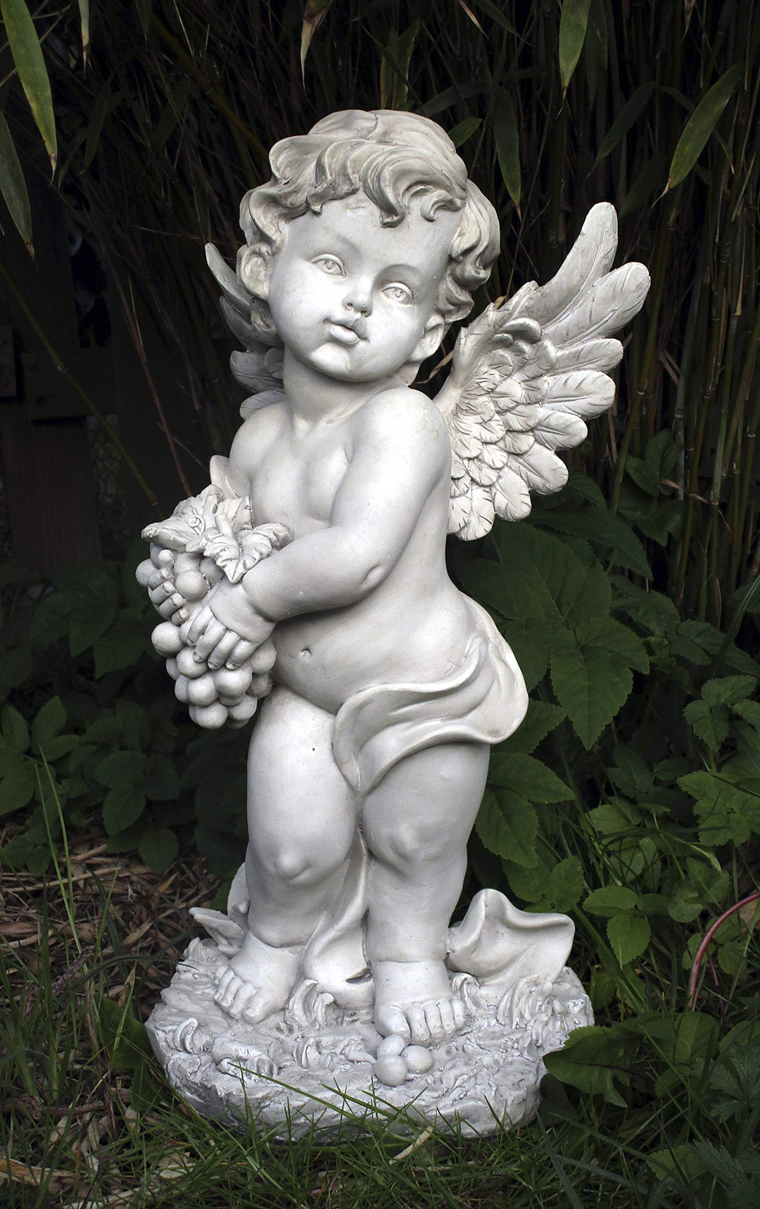 GeKi Trend Engel Figur mit Weintraube Dekofigur Putte frostfest Gartendeko antik weiss Grabengel wet