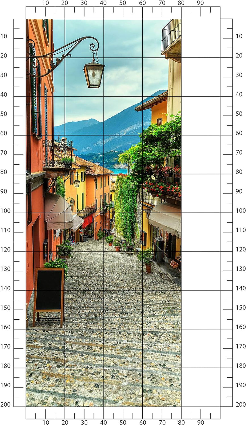 wandmotiv24 Türtapete Gasse mit Blick auf Berge & See, Italien 80 x 200cm (B x H) - Dekorfolie selbs