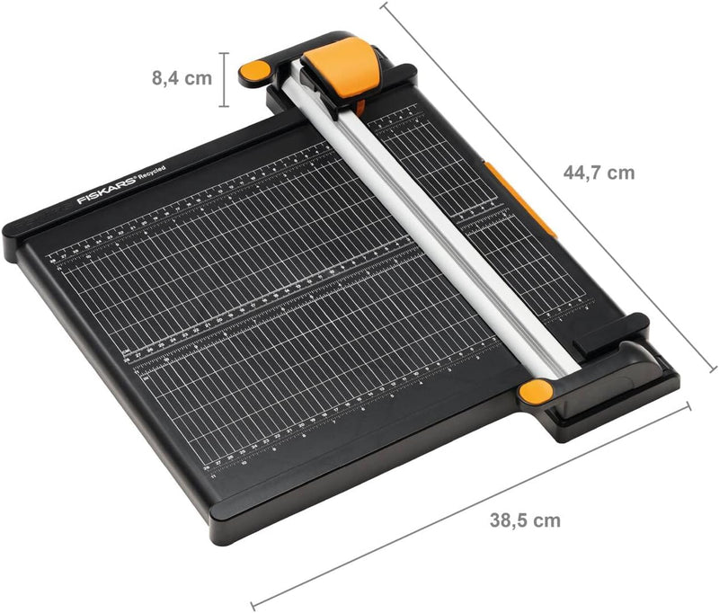 Fiskars Recycelte Titanium Papierschneidemaschine, Ø 45 mm, A4, Schwarz/Orange, 1004640 Titanium A4