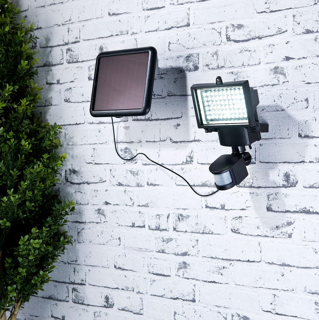 Luminea Wandfluter aussen: Solar-LED-Wand-Fluter für aussen, mit Bewegungssensor, 600 Lumen, IP44 (L