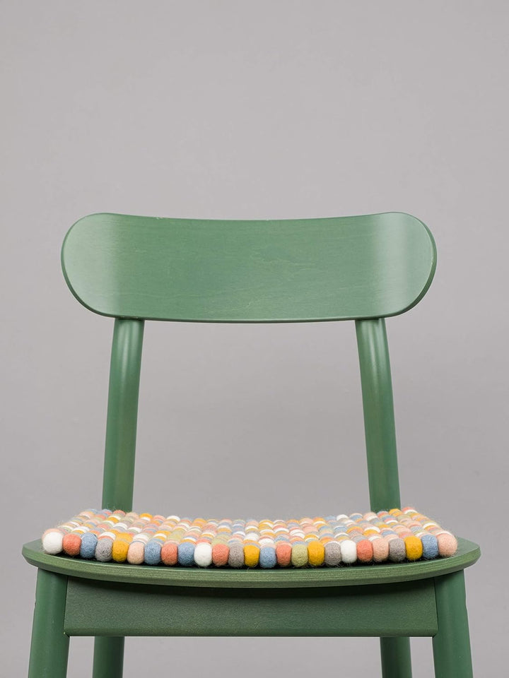 myfelt Filzkugel-Sitzauflage Stuhlauflage - Liese - quadratisch, 36x36 cm, Matt bunt