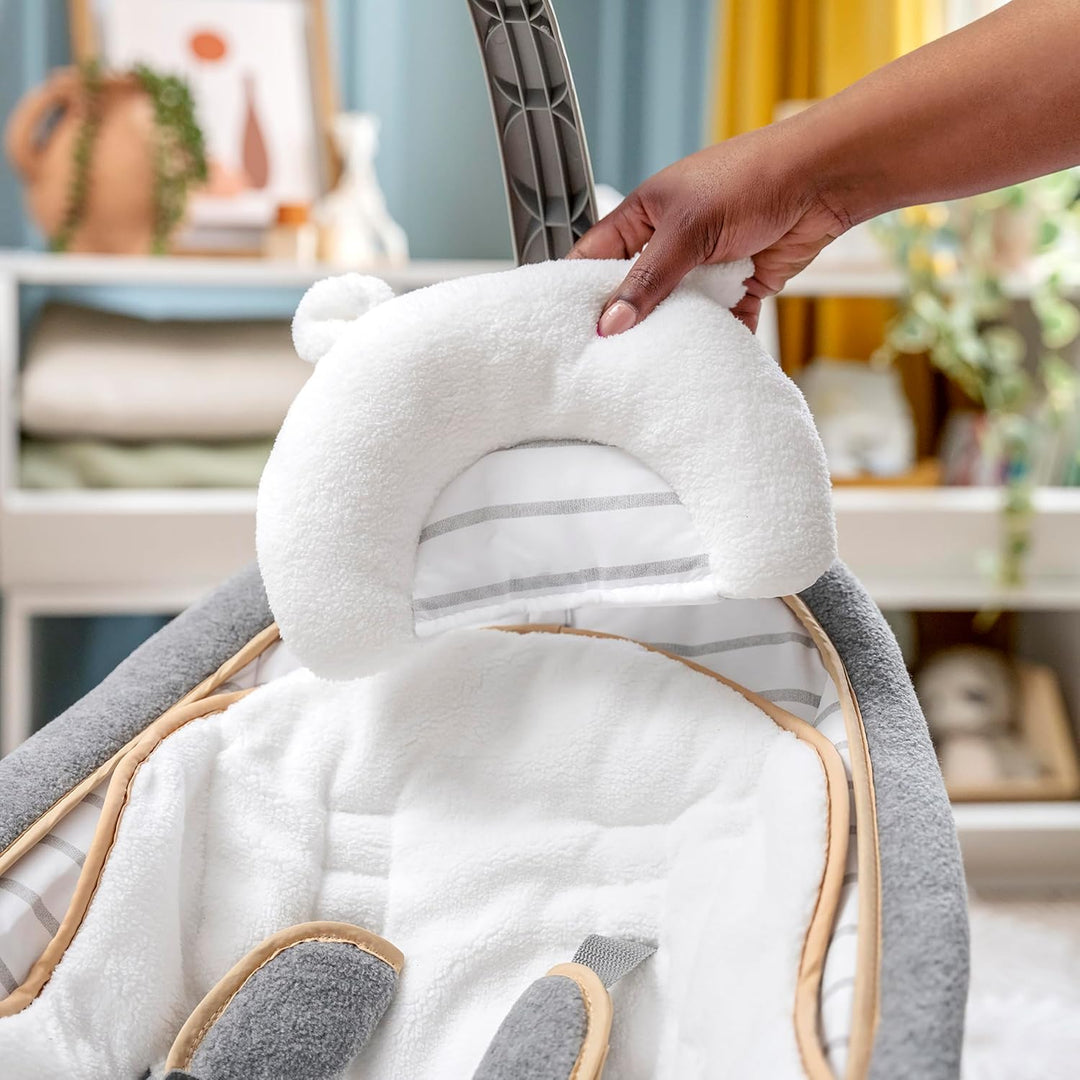 Ingenuity, Bella Teddy Schaukelstuhl und -sitz mit Vibrationen, Musik, Naturgeräuschen und Lautstärk