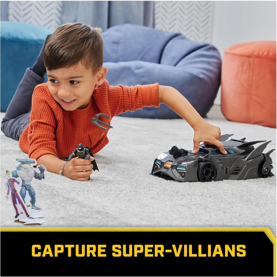 DC Comics Batman Offroad Batmobile mit Fanghaken-Katapult und Gitter-Zelle im Heck, inkl. 10-cm Batm