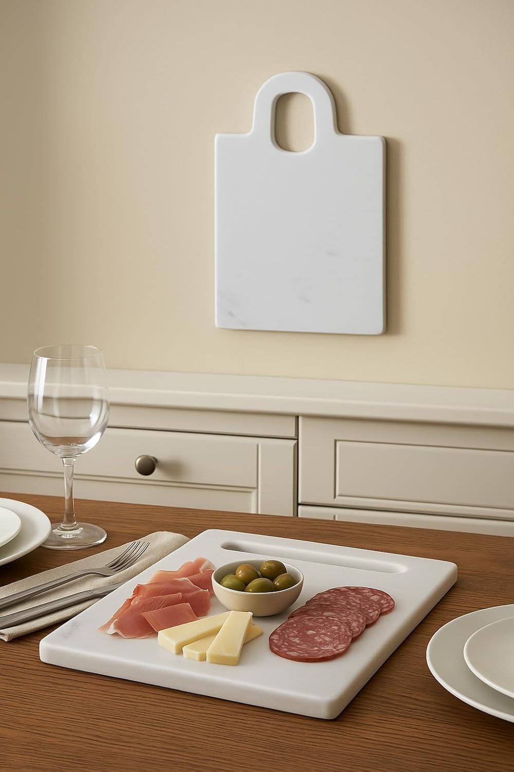 Quadratisches Schneidebrett aus weissem Marmor 30x30 cm – Elegante Arbeitsplatte für Küche, Sushi, K