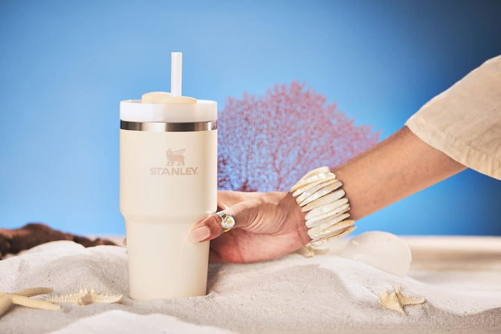 STANLEY Quencher H2.0 FlowState vakuumisolierter Becher aus Edelstahl mit Deckel und Trinkhalm, für