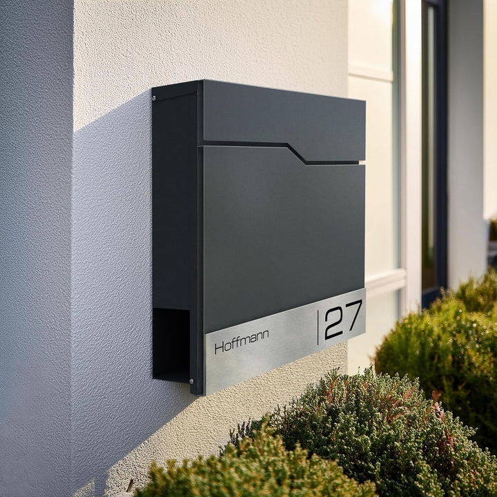 Metzler Briefkasten in Anthrazit RAL 7016 Enno - Wandbriefkasten mit V2A Edelstahl-Namensschild & Ze